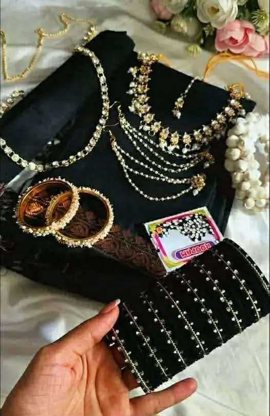 ​10 in 1 Premium Bridal Combo Package - Saree, Jewellery & Accessories Set, thumbnail 4 of 4